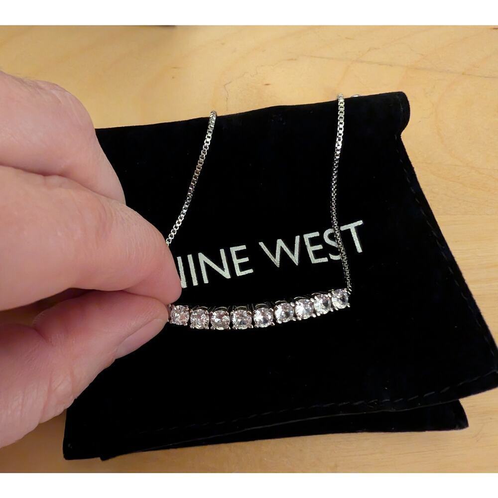 💧NWT Nine West Viola Bracelet
